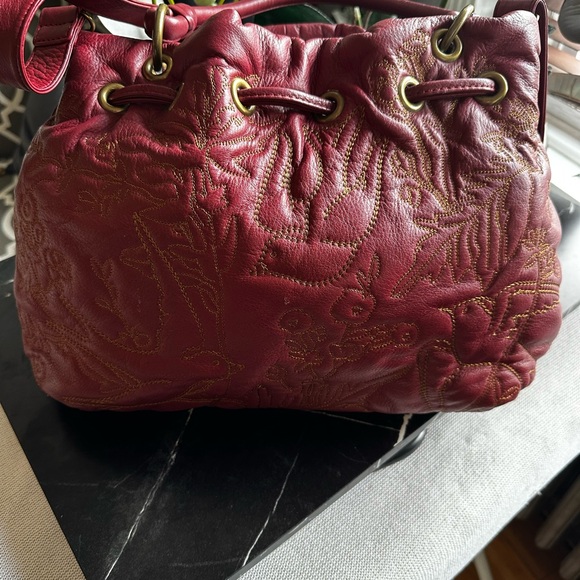 RARE Isabella Fiore Red Quilted Leather Song Bird Embroidered Bag. Like new - Picture 2 of 16